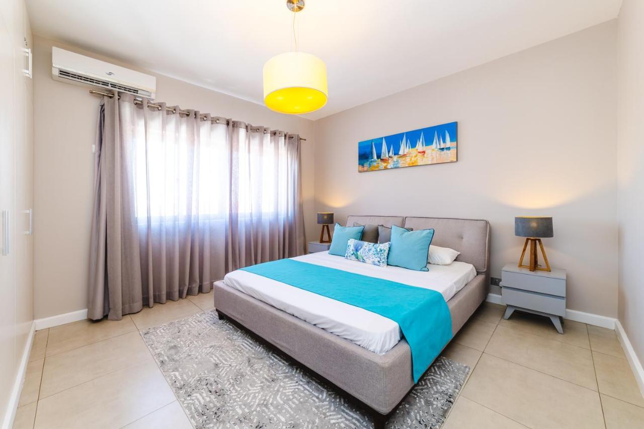 Beachcove Pereybere Beach Bagian luar foto