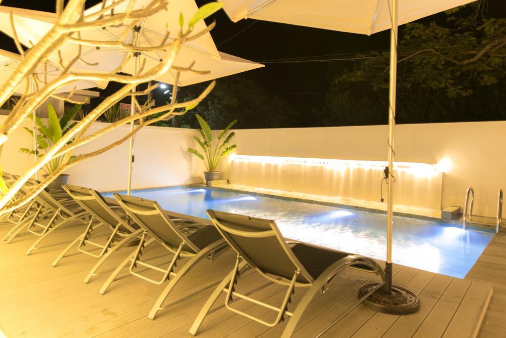 Beachcove Pereybere Beach Bagian luar foto